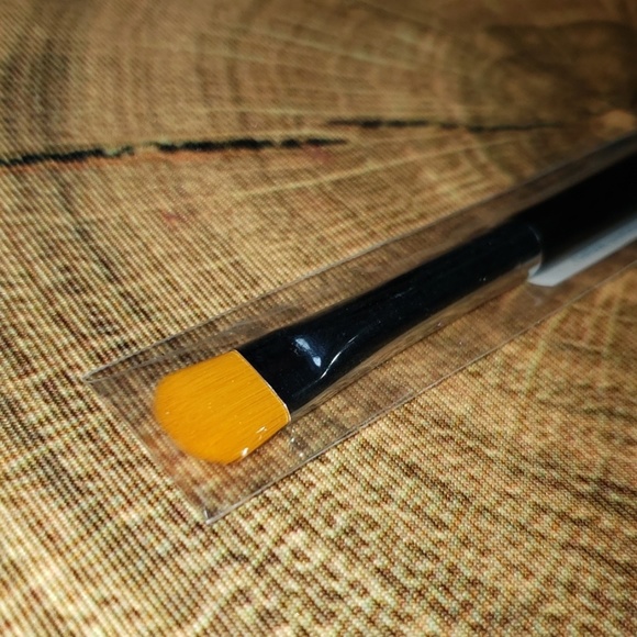 Cream shadow brush - Picture 2 of 3